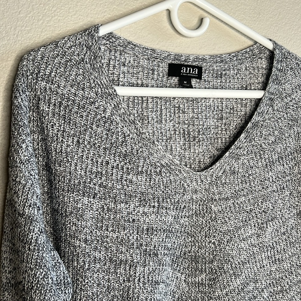 🌻3/$25 Oversized grey sweater - Picture 3 of 5